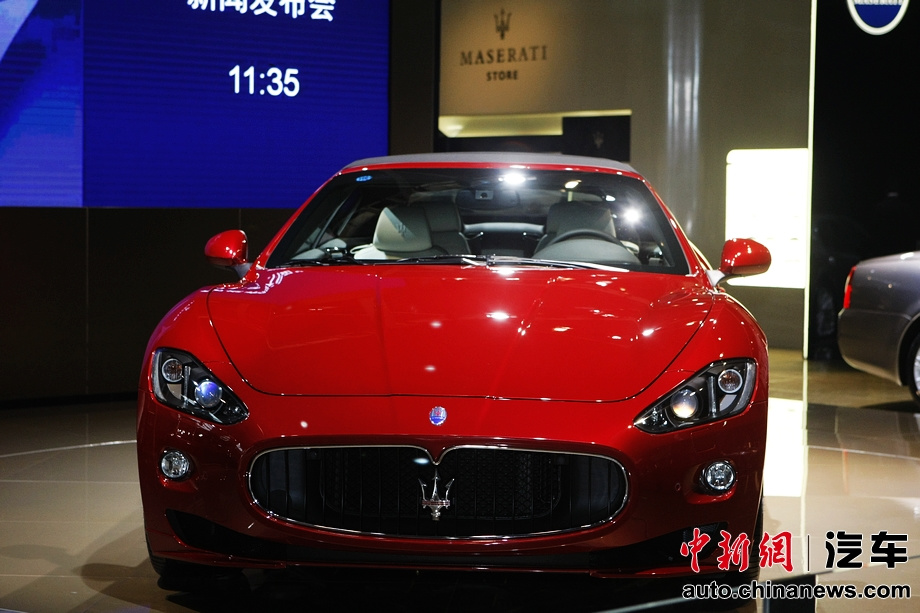 {賭波}(玛莎拉蒂敞篷车多少钱一辆新车)
